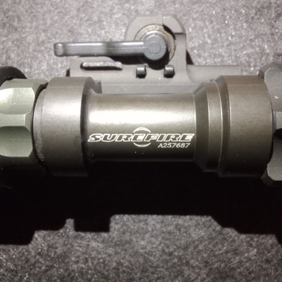 SureFire M951 Millennium Universal WeaponLight...A.RM.S #17 Tri-Lock throw lever - Picture 5 of 12